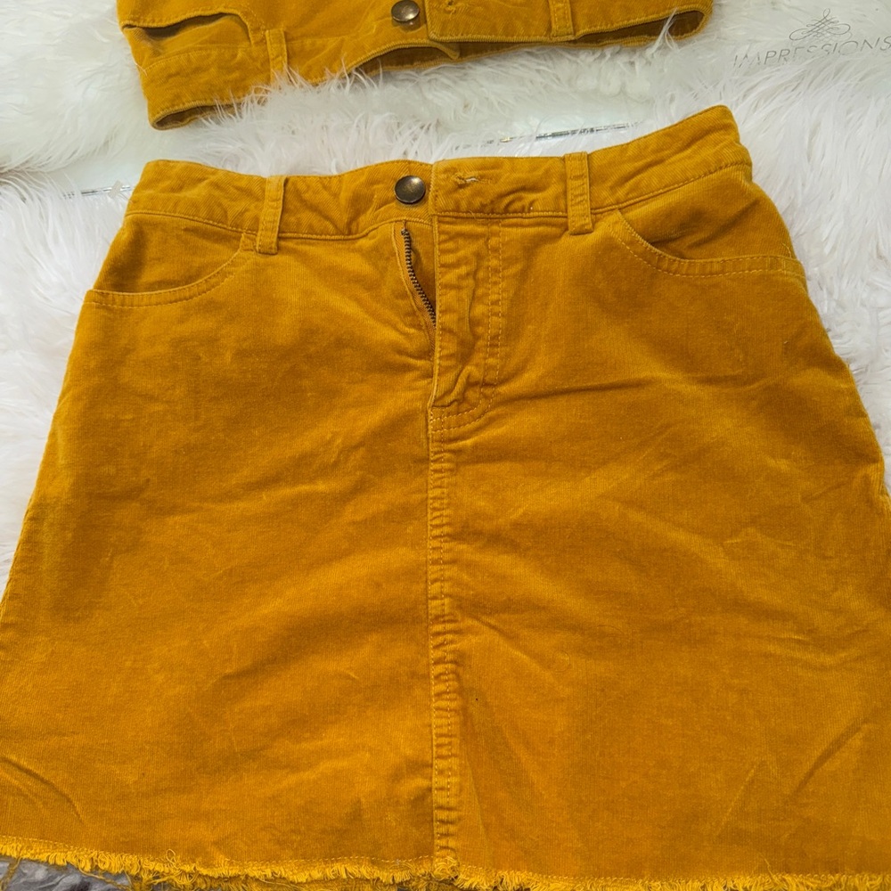Forever 21 Yellow A-line Mini Skirt Casual